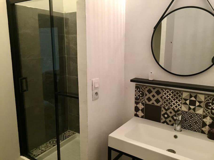 L'Eden - Joli Studio En Centre Ville نيم المظهر الخارجي الصورة